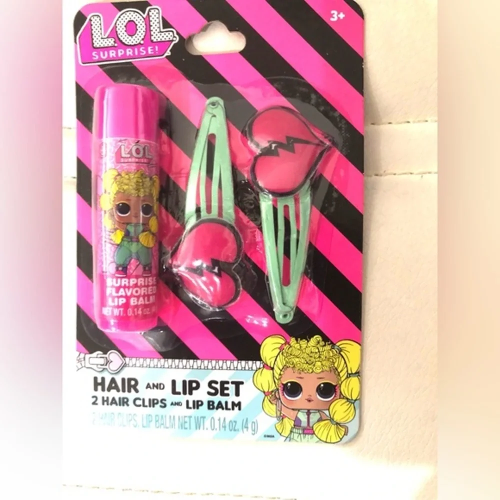 4piece L.O.L Surprise heart‎ shaped hair clip & lip balm set new FREE